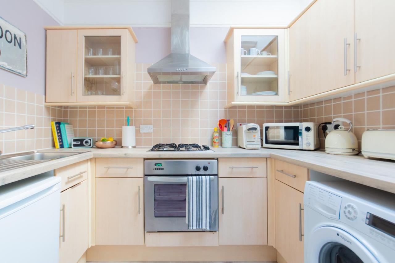 Spacious Split Level Flat In Great Location 포츠머스 외부 사진