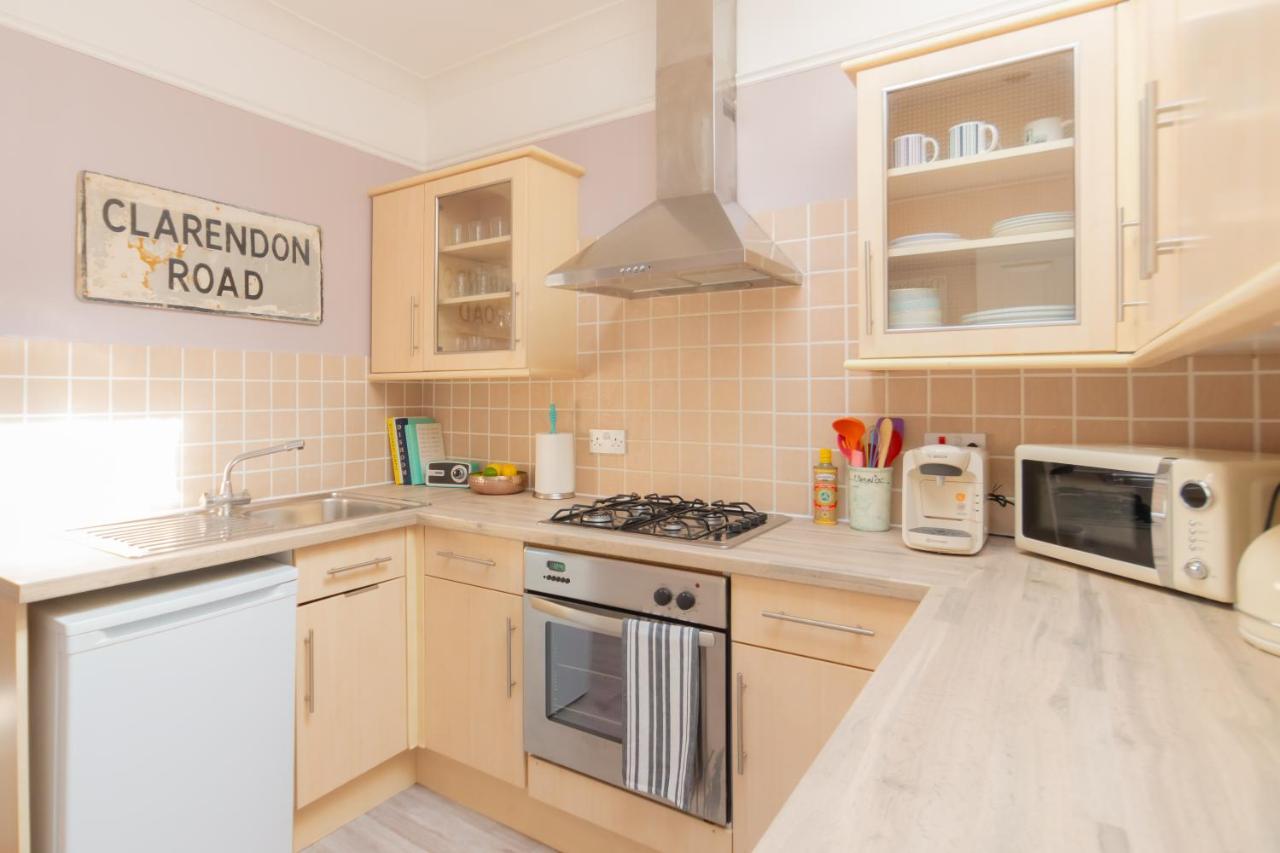 Spacious Split Level Flat In Great Location 포츠머스 외부 사진