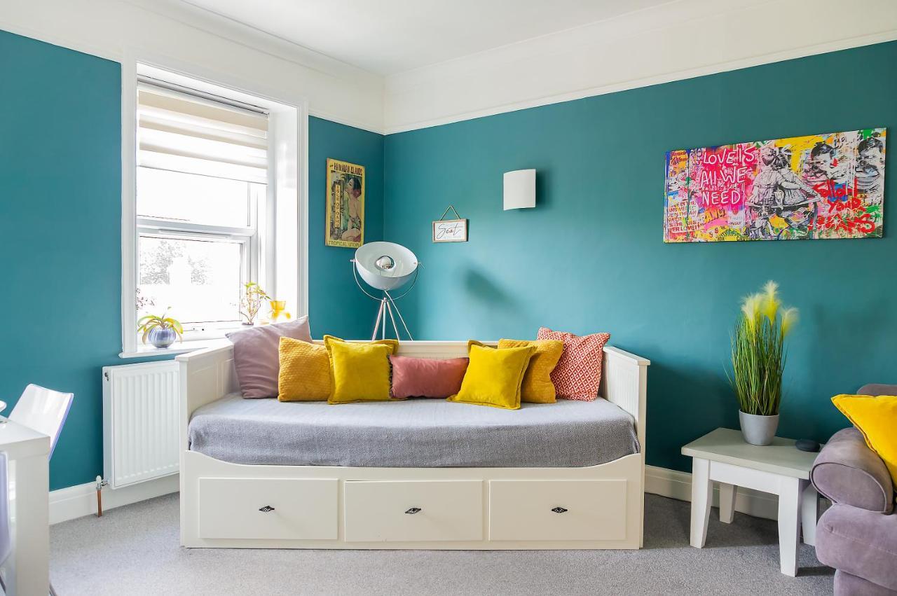 Spacious Split Level Flat In Great Location 포츠머스 외부 사진