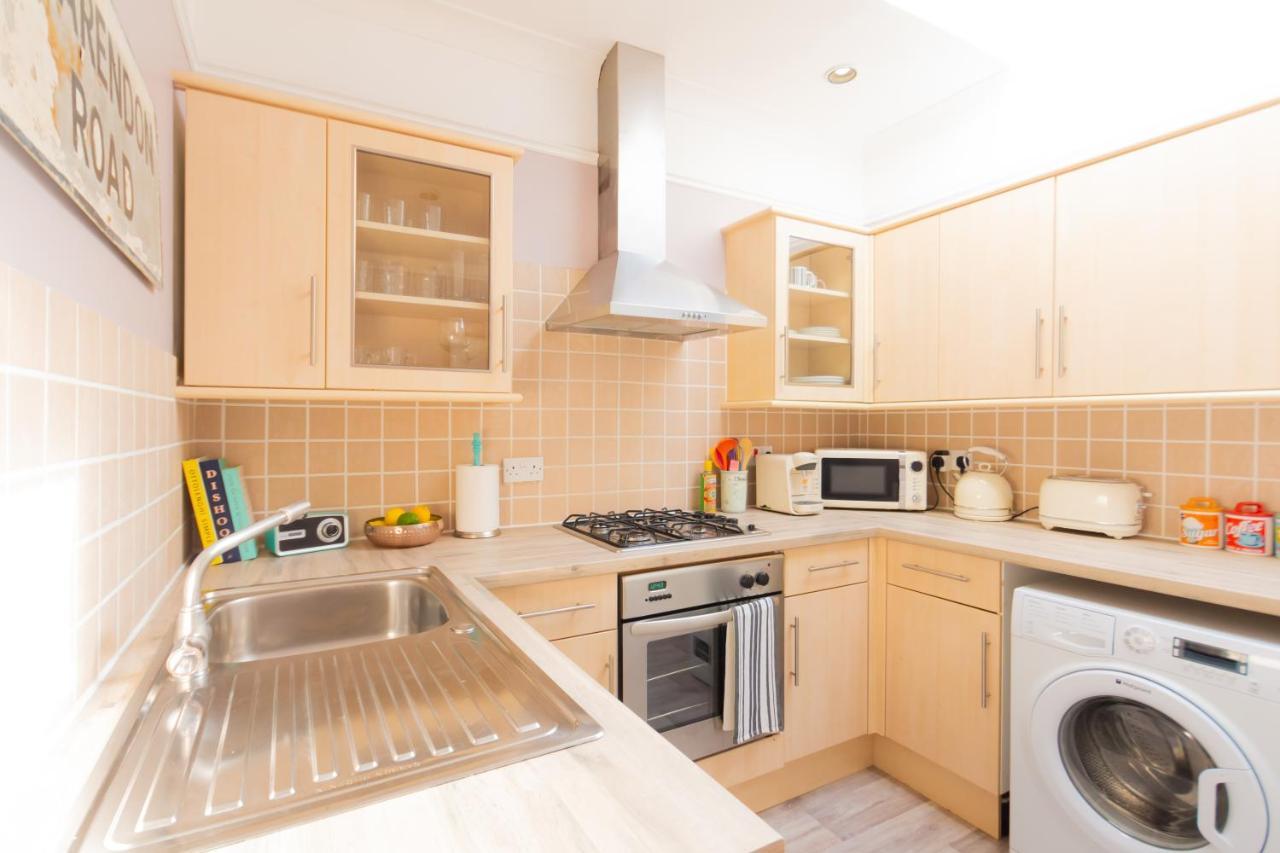 Spacious Split Level Flat In Great Location 포츠머스 외부 사진